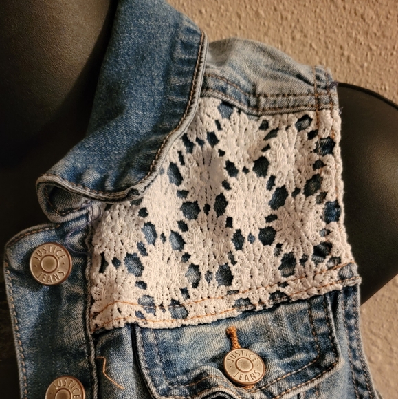 Justice Vest - Picture 2 of 6